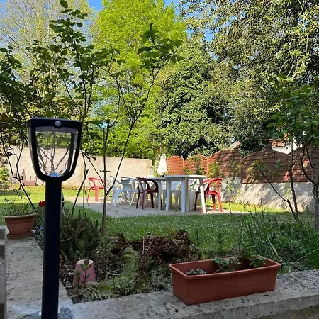 Moderne à Néris-les-bains De 17 M²