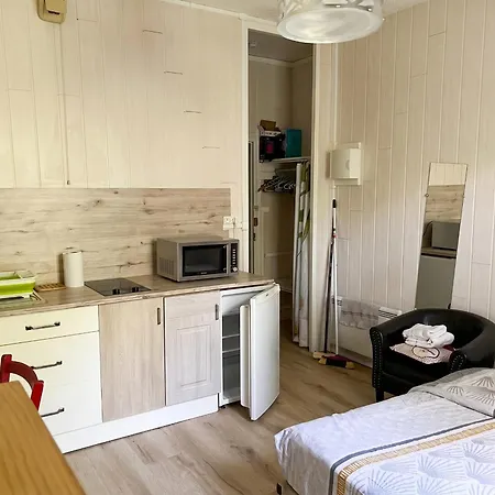 Moderne A De 17 M² * 内里莱班